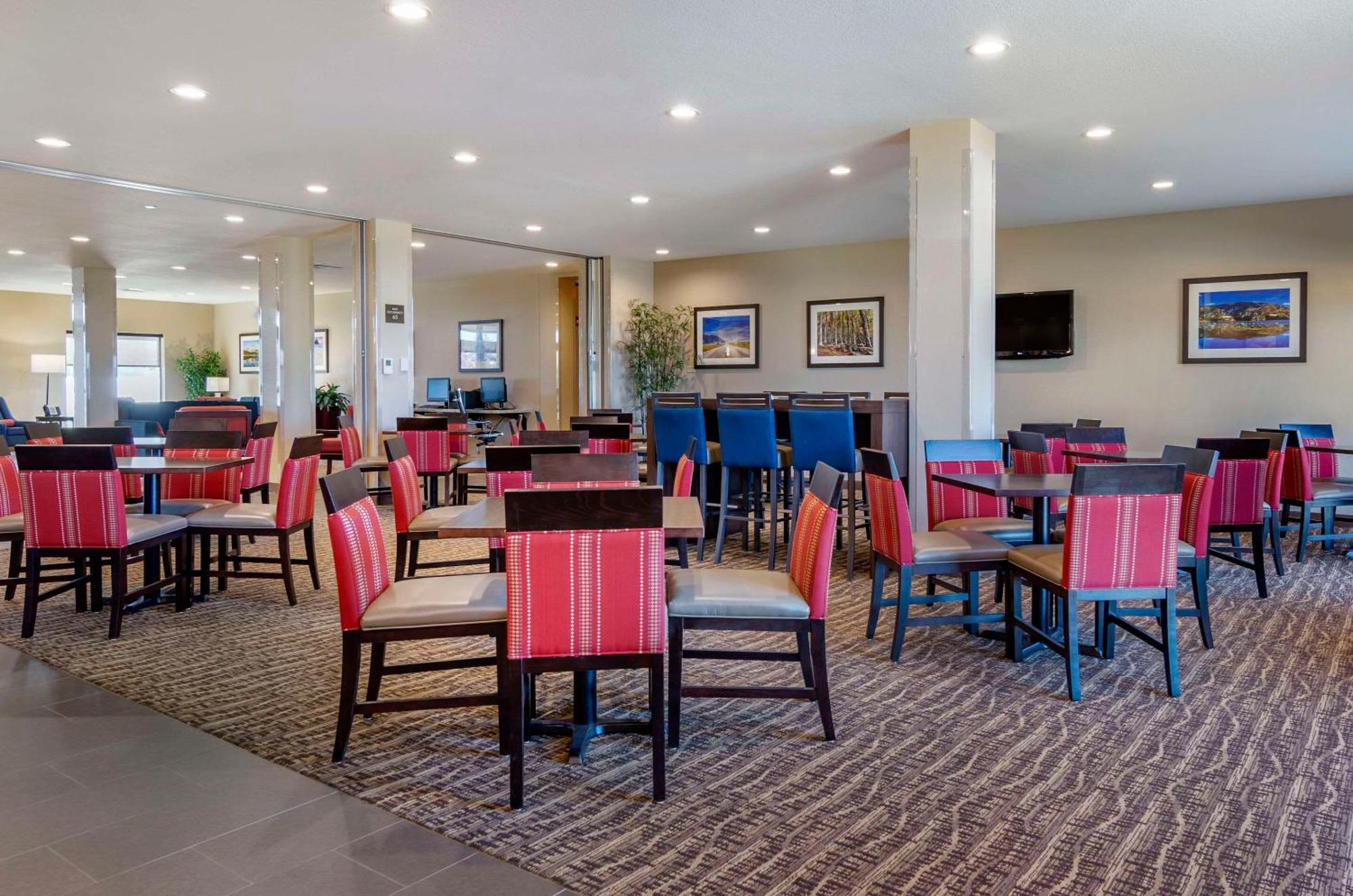 Comfort Airport 3*