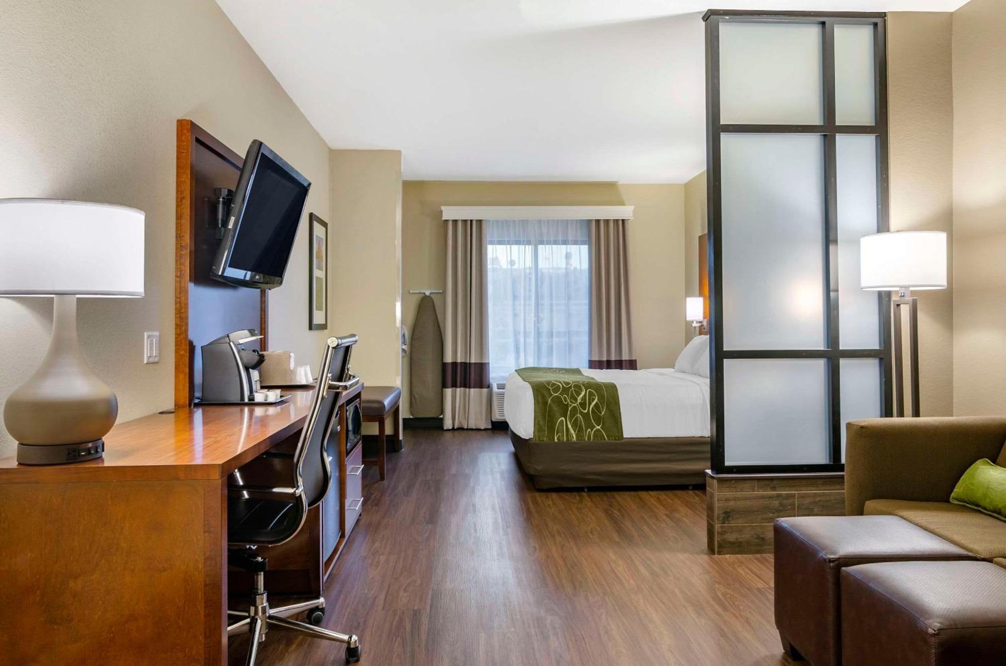 Hotel Comfort Airport 3*