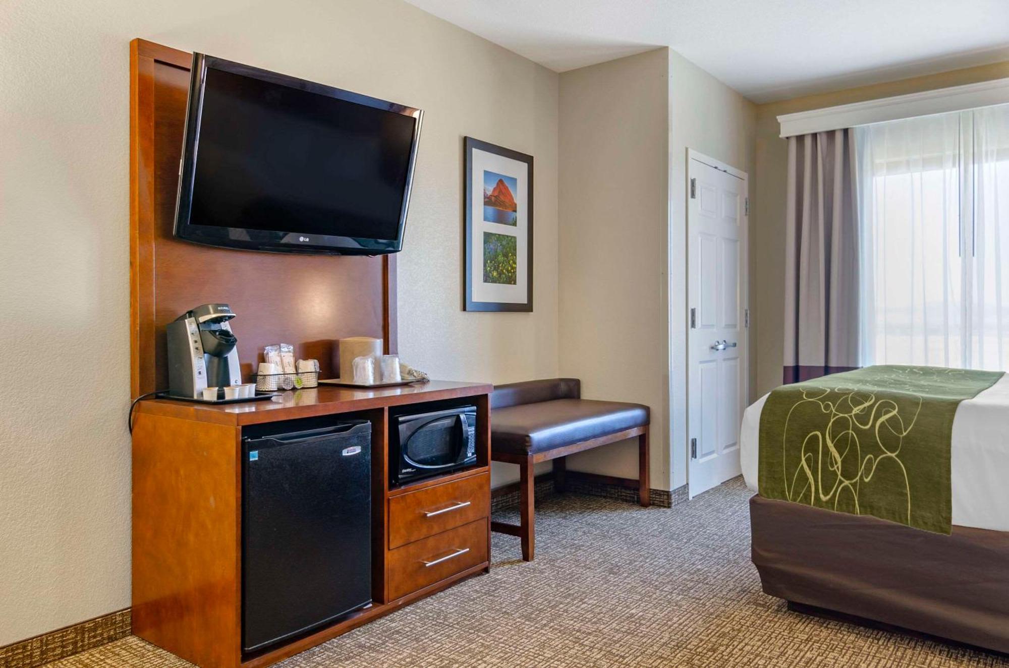 Comfort Airport Hotel 3*