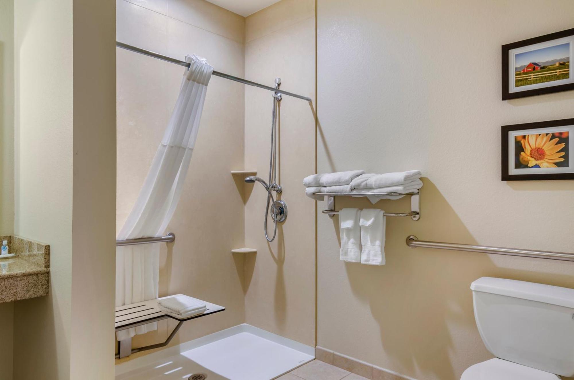 Comfort Airport Hotel 3*